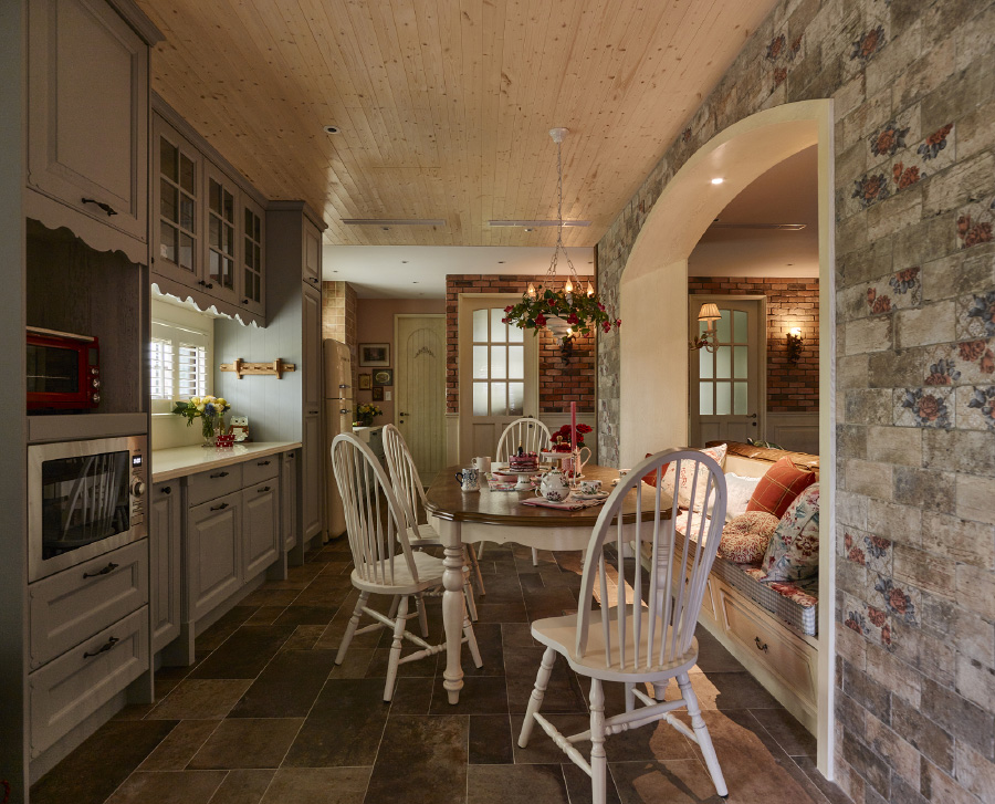 南航碧花园别墅360平米田园风格装修案例-花园玄关桌椅 南航碧花园别墅360平米田园风格装修案例-花园玄关桌椅